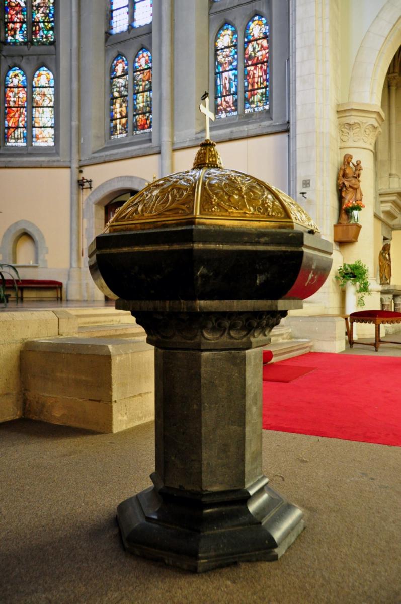 Eglise St Albert - fonds baptismaux