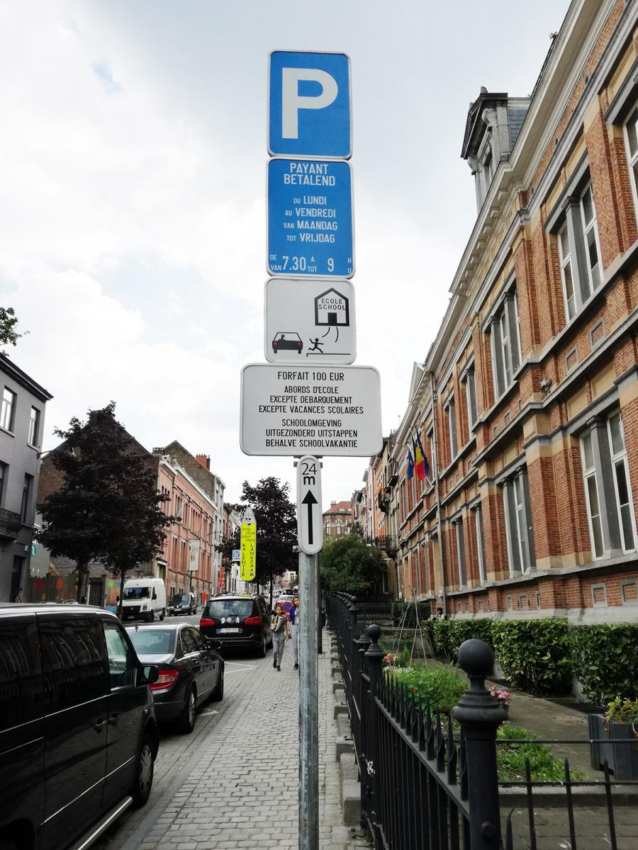 panneau de signalisation abords d'école